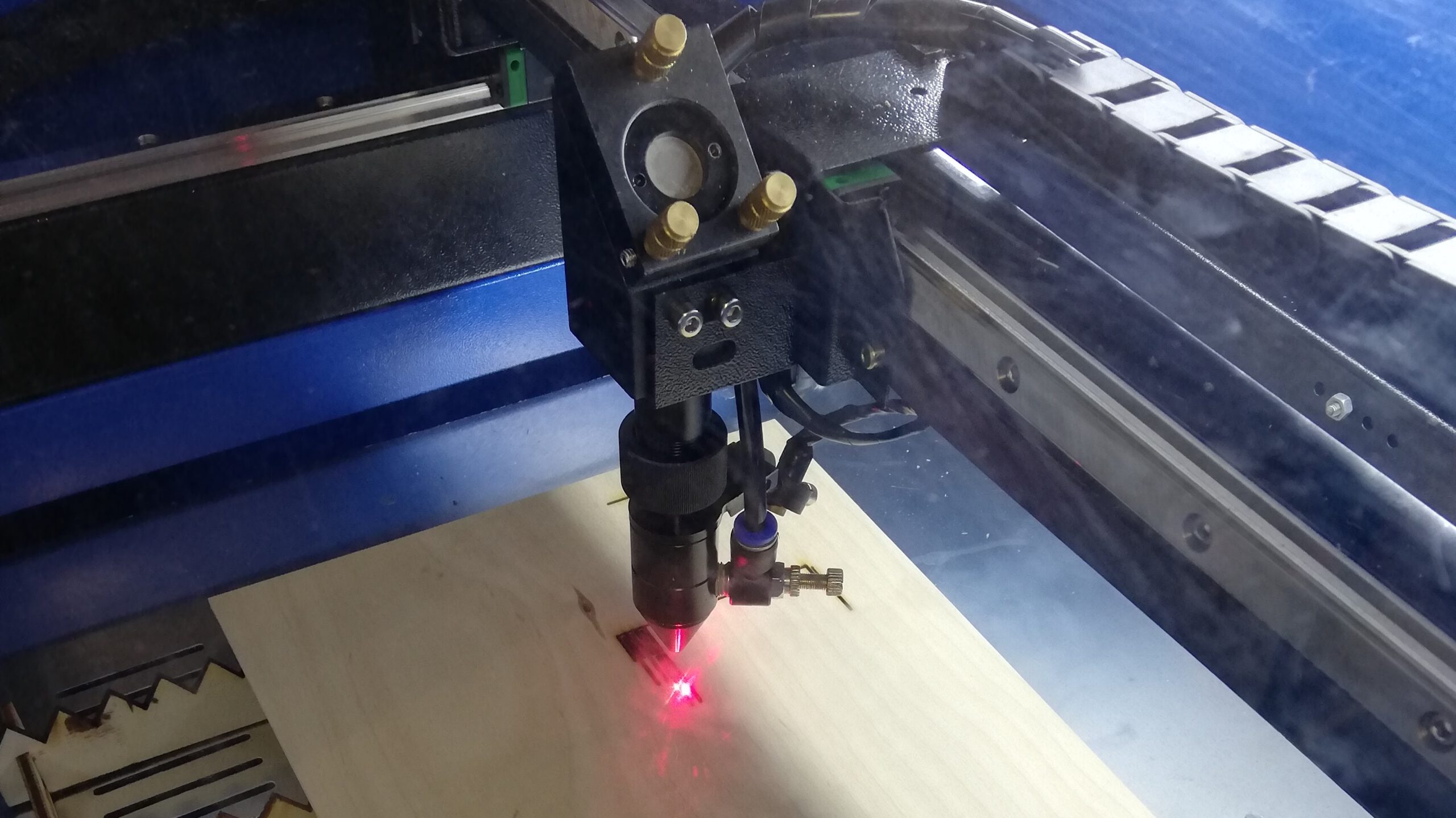 50W CO2 Laser in Betrieb